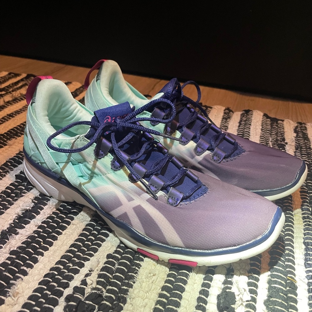 ASICS running shoes size 7 1/2